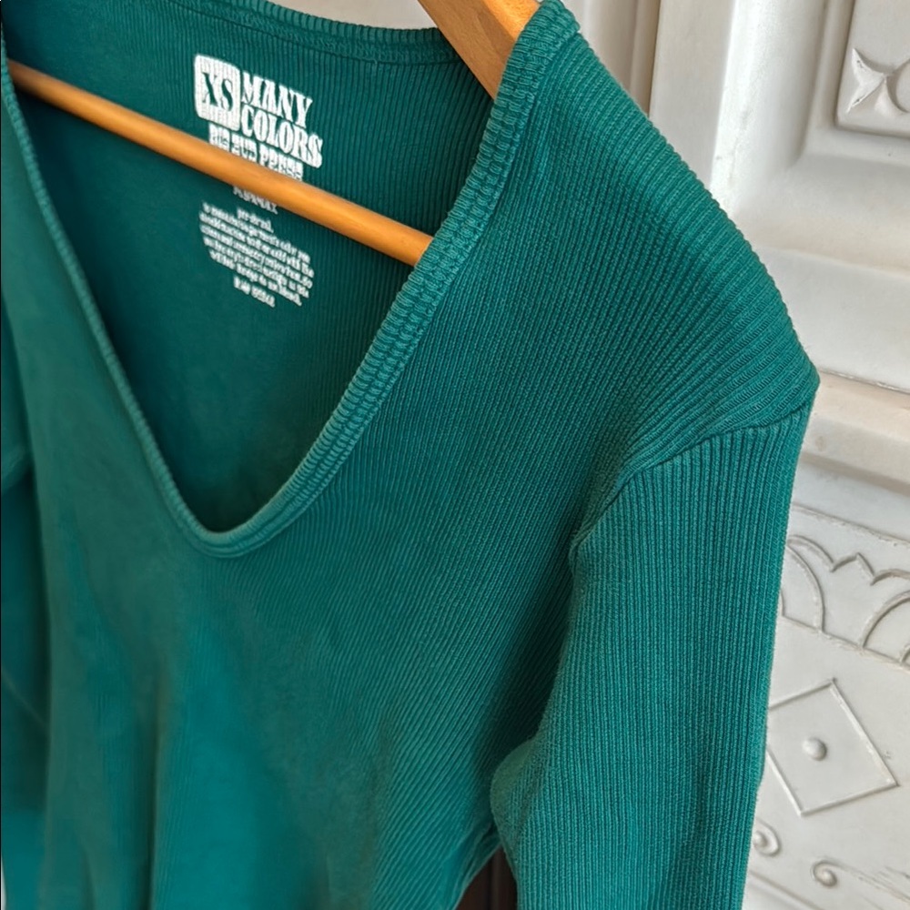 Big Bud Press V-Neck Long Sleeve Top - Picture 3 of 6